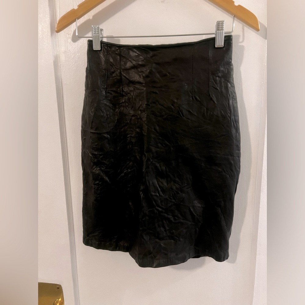 👀Beautiful Vintage Black Leather Skirt👀